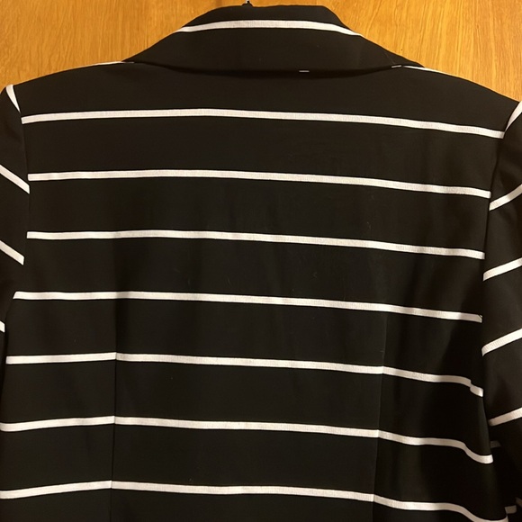 Chicos Blazer Black with White stripes. Size 1 (M size 8) - Picture 10 of 16